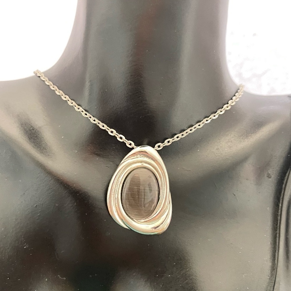 Silver Tone Statement Cat Eye Chain Necklace - image 1